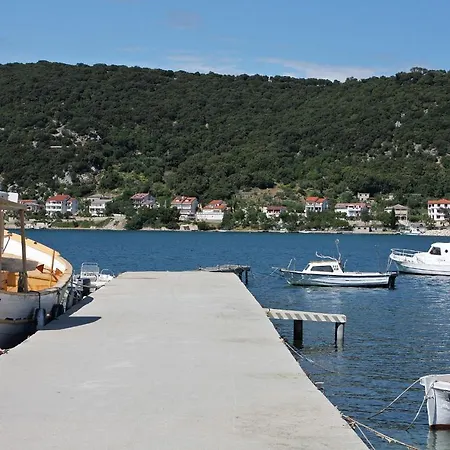 - Donja 15999b Apartment Supetarska Draga